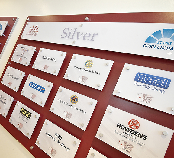 acrylic|stand offs|sign|graphic|logo|display-board|product-printing|cameo-print-and-displays|large-format-printing|cambridge|product|st-ives|large-format-printing-cambridge|large-format-printing-st-ives