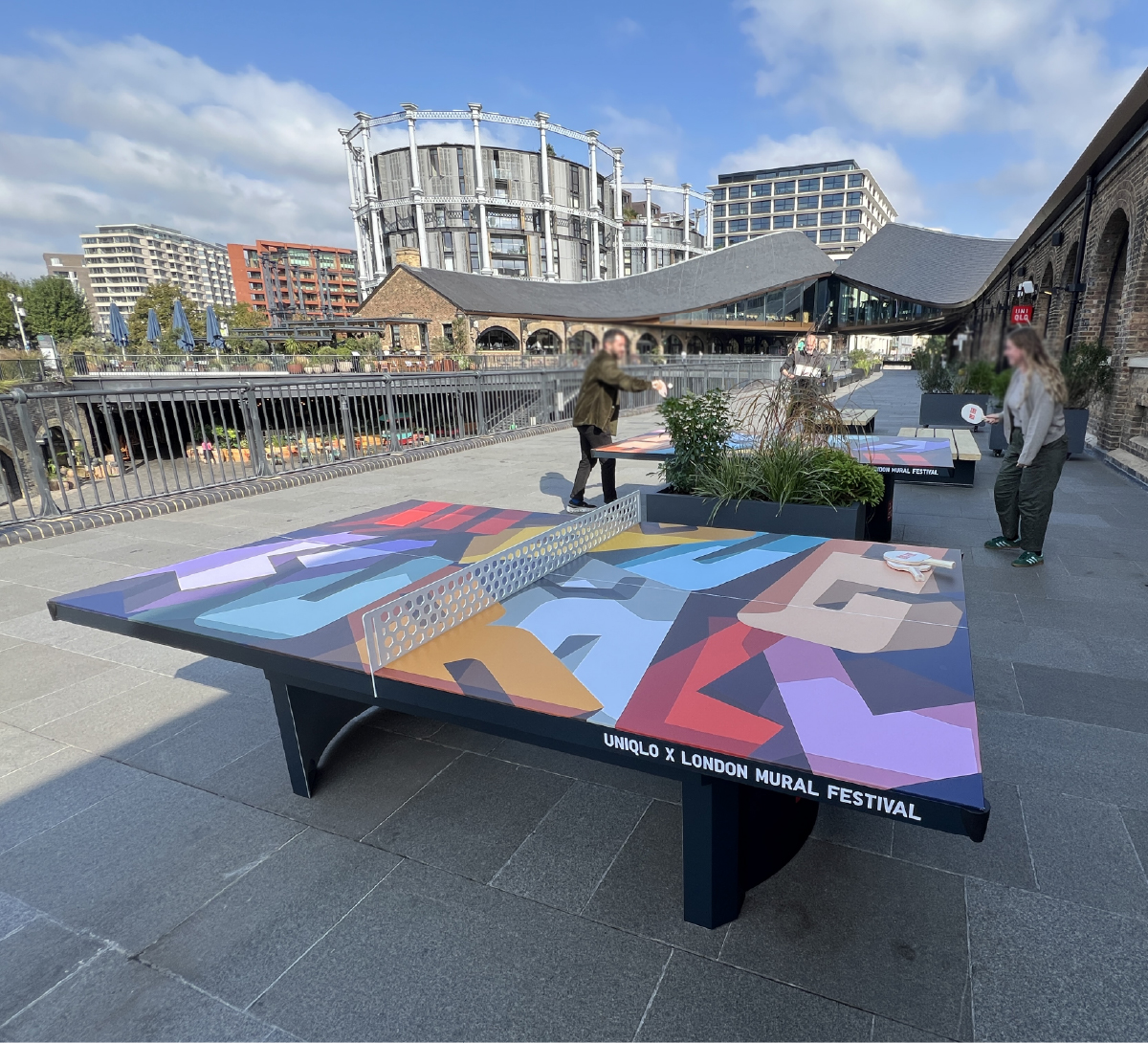 Web-printing|large-format|event-graphics|creative|pos|point-of-sale|cameo|print|cameo-print-and-displays|bespoke|bespoke-signage|mercedes|races|F1|formula-1|horse-racetrack|signage|lightbox