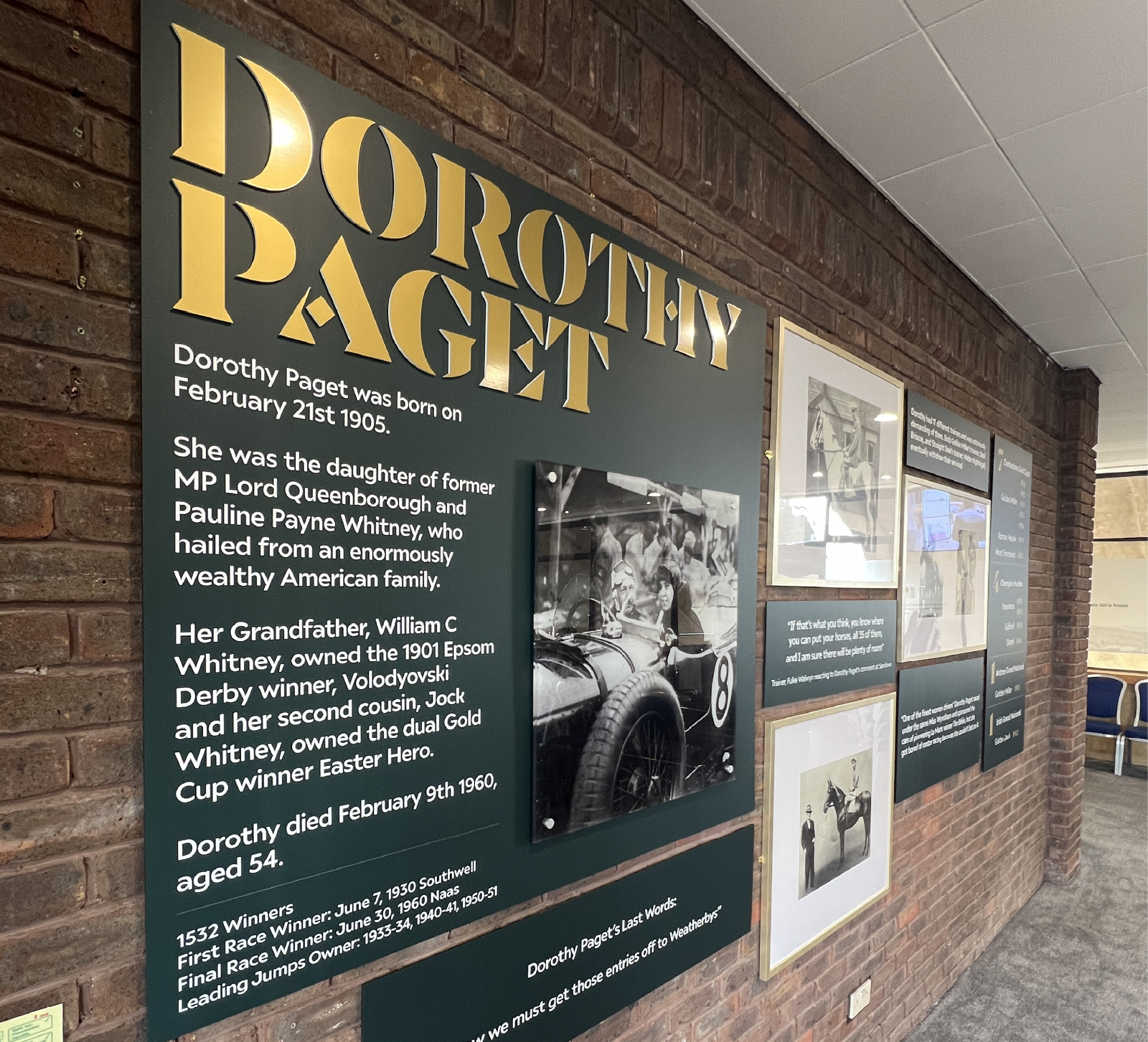 printing|large-format|event-graphics|creative|pos|point-of-sale|cameo|print|cameo-print-and-displays|bespoke|bespoke-signage|cheltenham|races